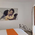 La Piccola Via Delle Rose