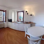 La Piccola Via Delle Rose Apartment *