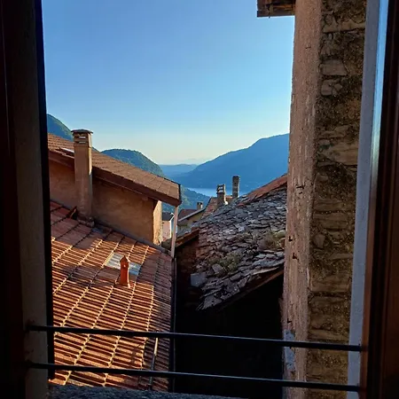 Lägenhet La Piccola Via Delle Rose Faggeto Lario