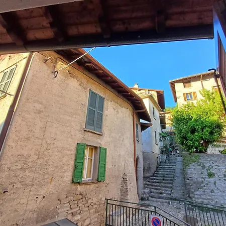 La Piccola Via Delle Rose * Faggeto Lario
