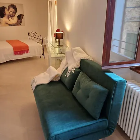 La Piccola Via Delle Rose 파게토 라리오