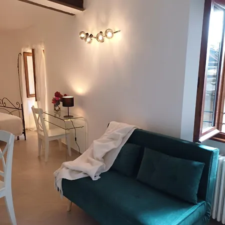 La Piccola Via Delle Rose 아파트 *