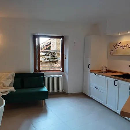 La Piccola Via Delle Rose Lägenhet Faggeto Lario