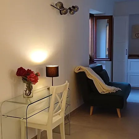 Lägenhet La Piccola Via Delle Rose *