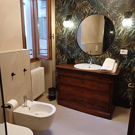 La Piccola Via Delle Rose 파게토 라리오