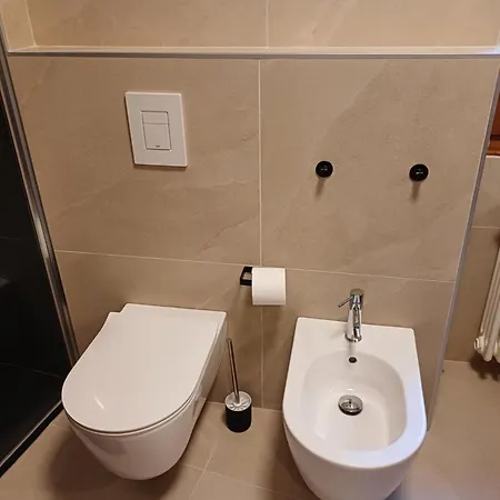 La Piccola Via Delle Rose * 파게토 라리오