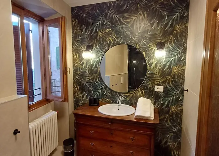 La Piccola Via Delle Rose Faggeto Lario