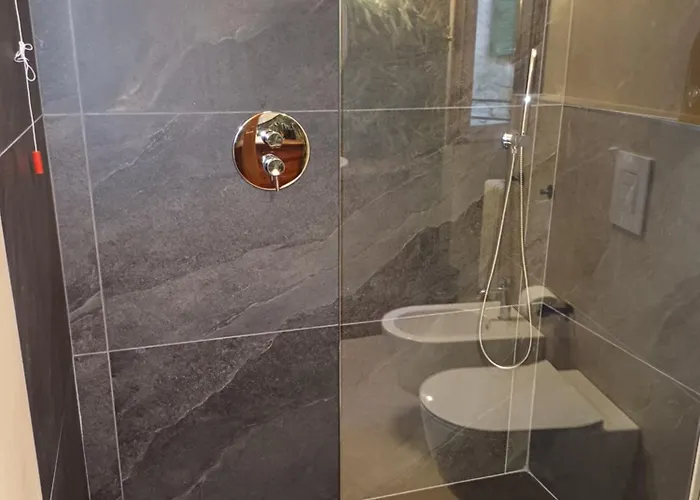 La Piccola Via Delle Rose *