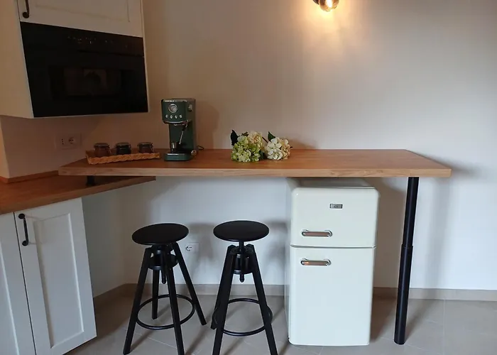 La Piccola Via Delle Rose Faggeto Lario