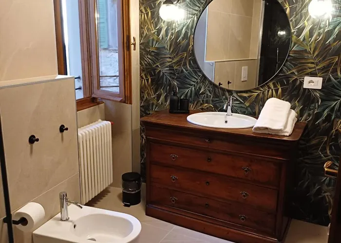 La Piccola Via Delle Rose Faggeto Lario