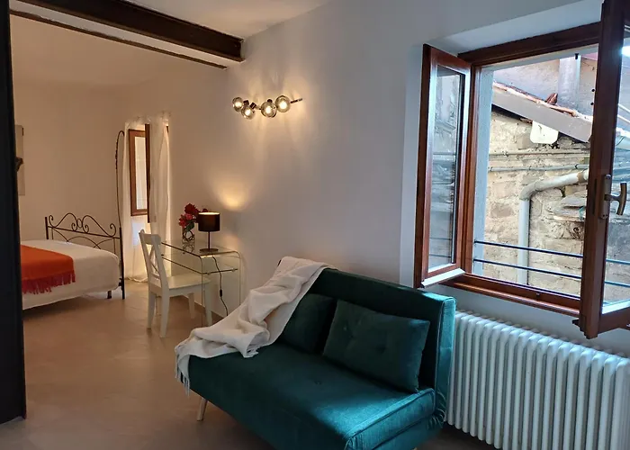 La Piccola Via Delle Rose * Faggeto Lario