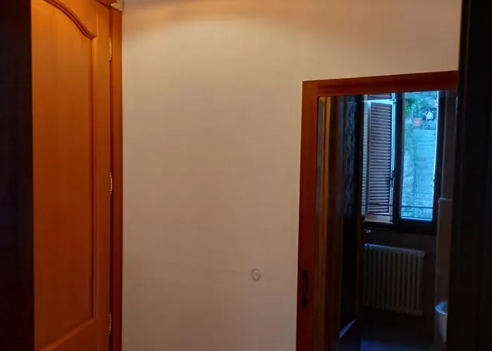 La Piccola Via Delle Rose Faggeto Lario